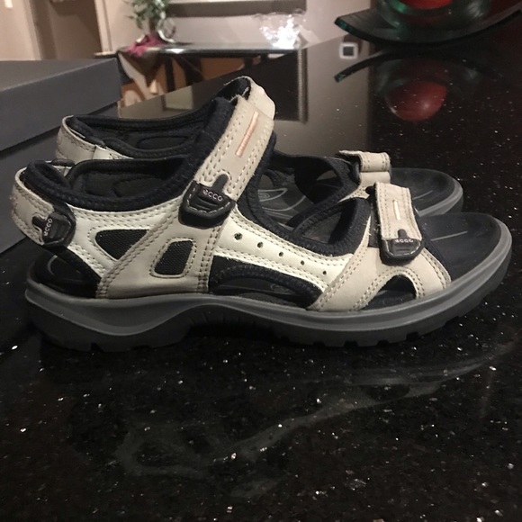 SOLD - Picture 3 of 7